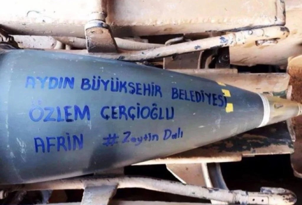 Bombeya Ozlem Çerçîoglu, baz, hesp, etar û bombeya îmzekirî - Infowelat